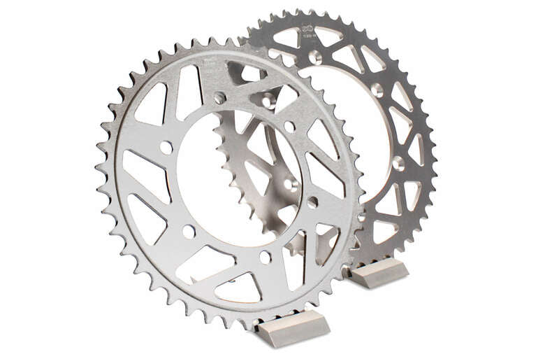 AFAM Aluminium Rear Sprocket 51613 - 520 bakdrev i lättviktsaluminium för Ducati motorcyklar. Passar modeller som Ducati 749, 999 och Panigale 959.