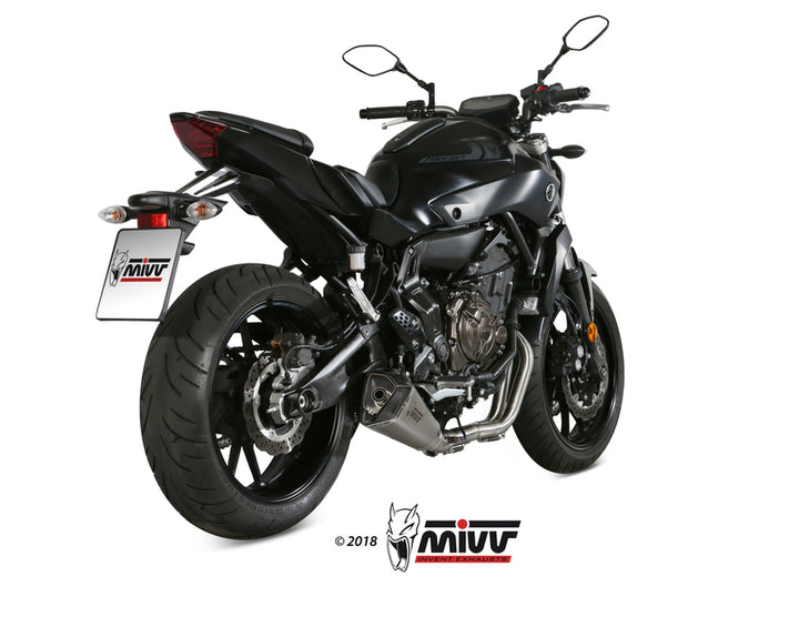 MIVV Delta Race Full Exhaust System monterat på Yamaha MT-07 Y.044.LDRX, visat bakifrån i högupplöst produktbild för reservdelar.