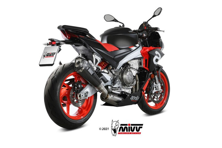 Bakre vy av Aprilia med MIVV Delta Race Full Exhaust System - Carbon A.013.LDRC, perfekt för sportig körning och tuning.