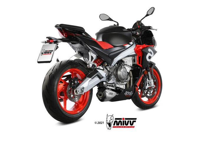 MIVV Delta Race Full Exhaust System A.014.LDRX monterat på Aprilia-motorcykel, visat bakifrån med sportig design och röda detaljer.
